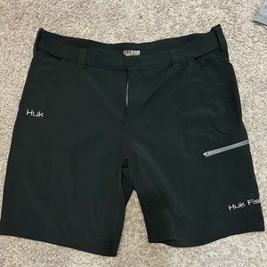 Men’s HUK fishing shorts